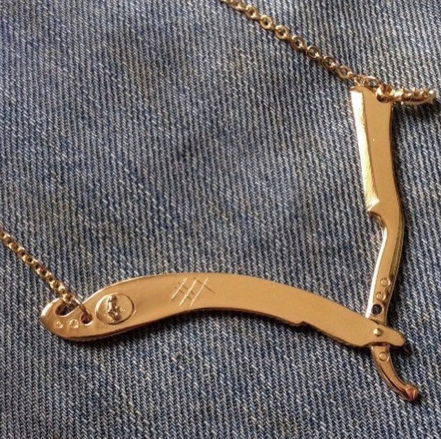 Gold Rasiermesser Halskette, Friseur Schmuck, Anhänger, Geschenk, Rasiermesser, Barbier Gold Rasiermesser Halskette, Friseur Schmuck, Anhänger, Geschenk, Rasiermesser, Barbier von TrueSpiritBoutique7