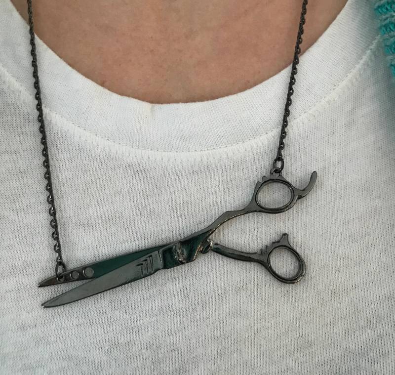 Gunmetal Schere Halskette, Hairstylist, Friseur, Barber. Scheren Schmuck, Friseur Geschenk Für von TrueSpiritBoutique7
