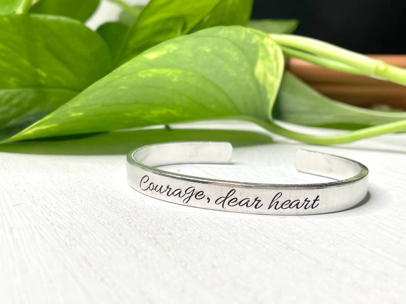 Mut, Liebes Herz | Narnia Aslan Cs Lewis Lucy Die Reise Des Dawn Treaders Zitat von TrueStoryStudio