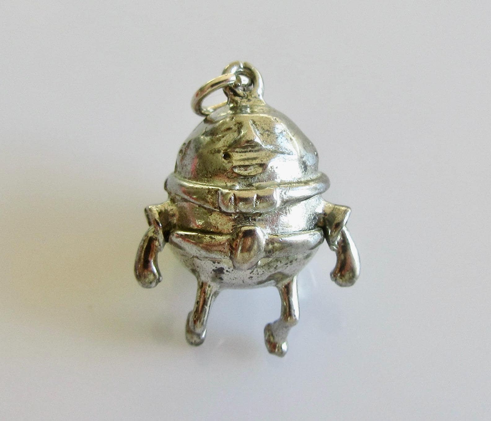 Vintage Silber Humpty Dumpty Und Wachöffnung Charm Vintage Silber Humpty Dumpty Und Wachöffnung Charm von TrueVintageCharms