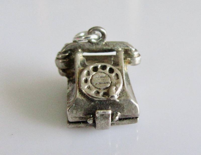 Vintage Silber Telefon Öffnet Sich Zu Luv Herzen Charme von TrueVintageCharms