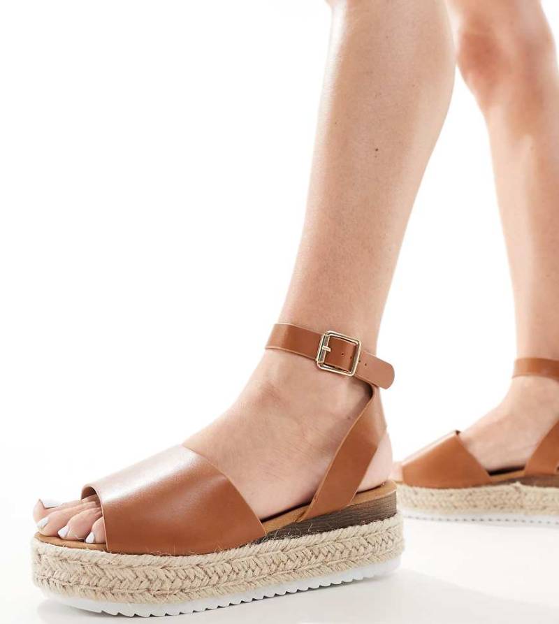Truffle Collection - Espadrilles in Hellbraun mit weiter Passform und flacher Plateausohle von Truffle Collection