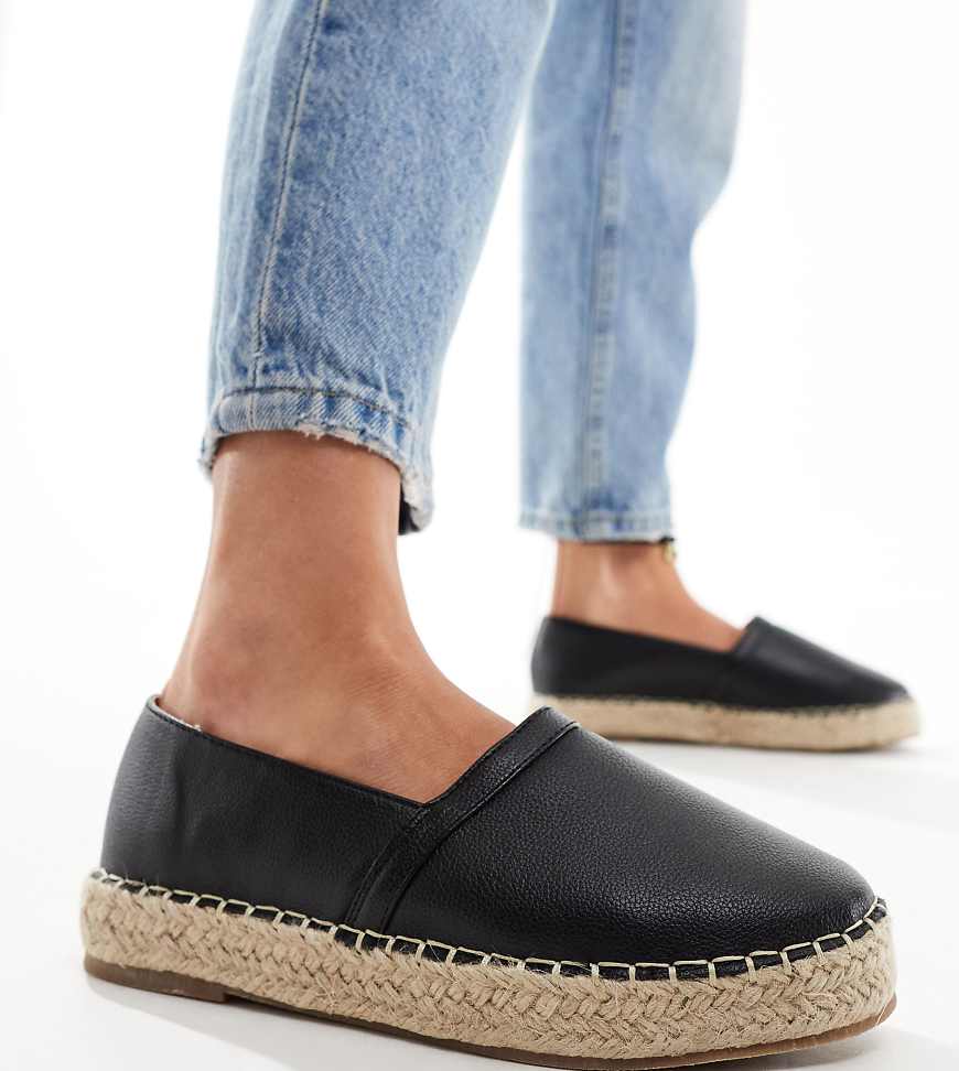 Truffle Collection - Espadrilles in Schwarz mit Nietendetail und weiter Passform Truffle Collection - Espadrilles in Schwarz mit Nietendetail und weiter Passform von Truffle Collection