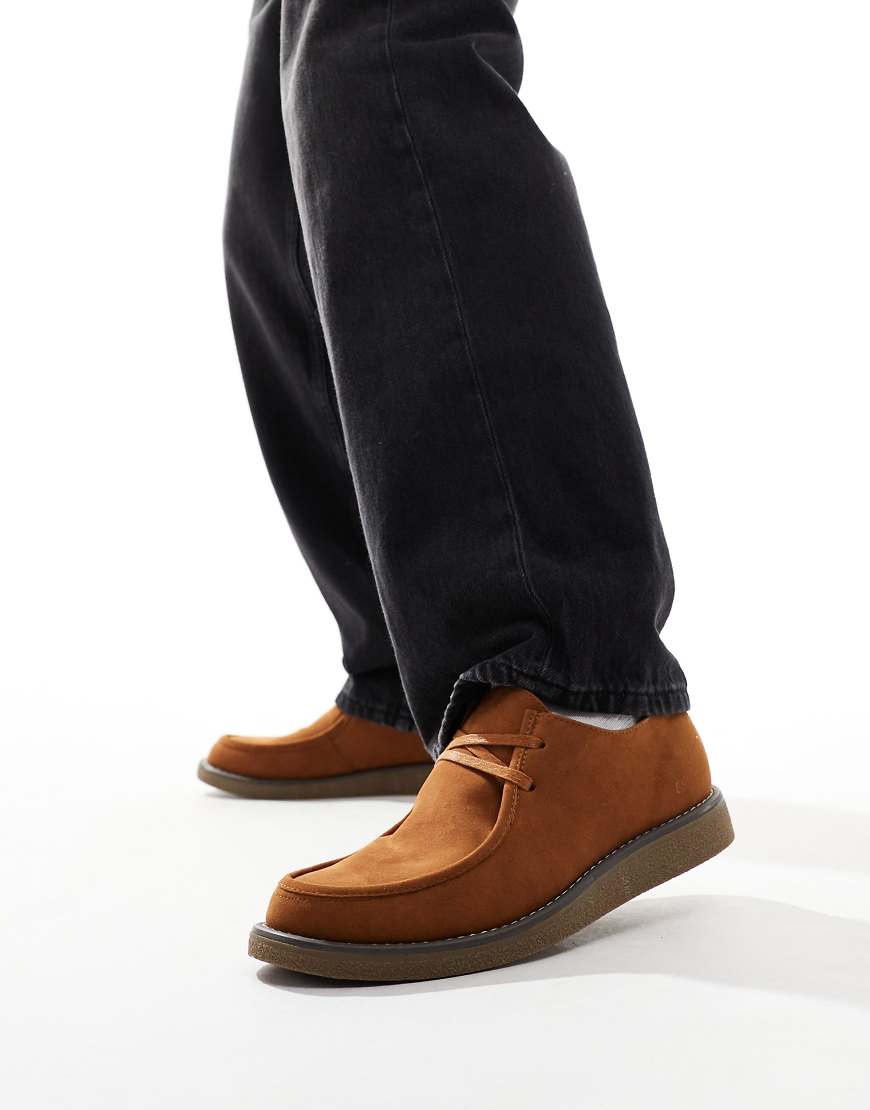 Truffle Collection - Wildleder-Schnürschuhe in Hellbraun mit runder Zehenpartie Truffle Collection - Wildleder-Schnürschuhe in Hellbraun mit runder Zehenpartie von Truffle Collection