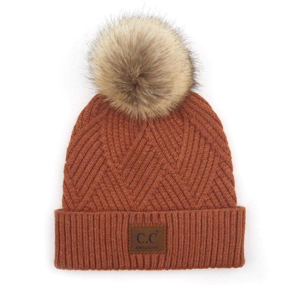 Truly Contagious Strickmütze CC Criss-Cross Beanie mit Kunstpelz-Bommel Gefertigt aus weichem, wärmendem Material für maximalen Komfort Truly Contagious Strickmütze CC Criss-Cross Beanie mit Kunstpelz-Bommel Gefertigt aus weichem, wärmendem Material für maximalen Komfort von Truly Contagious