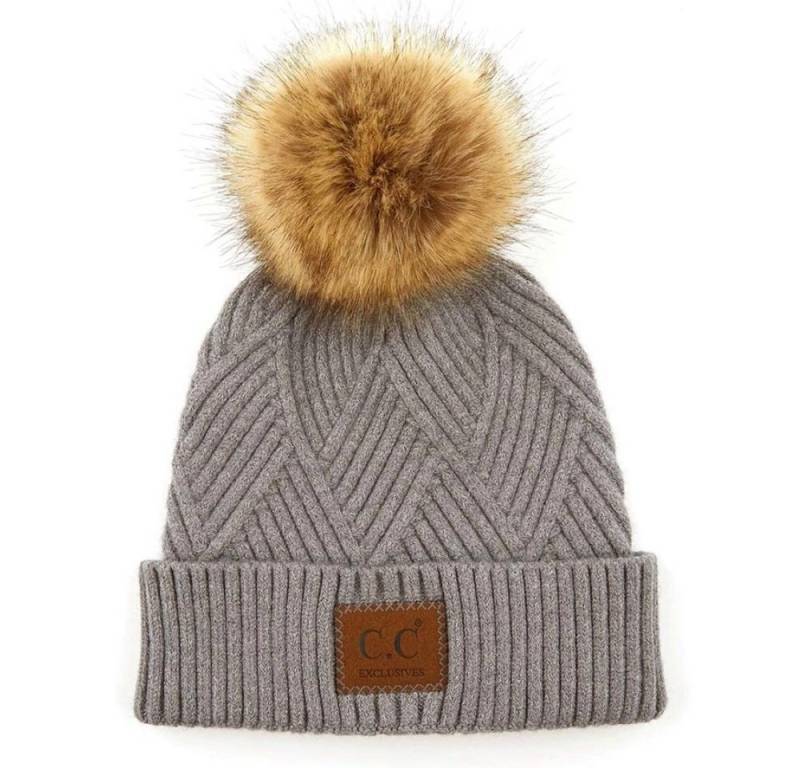 Truly Contagious Strickmütze CC Criss-Cross Beanie mit Kunstpelz-Bommel Gefertigt aus weichem, wärmendem Material für maximalen Komfort von Truly Contagious