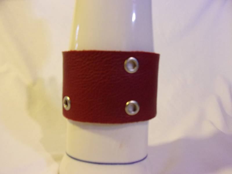 Rot W/Silber Ösen Handmade Echtleder Manschette Armband von TrulyEnchantedCrafts