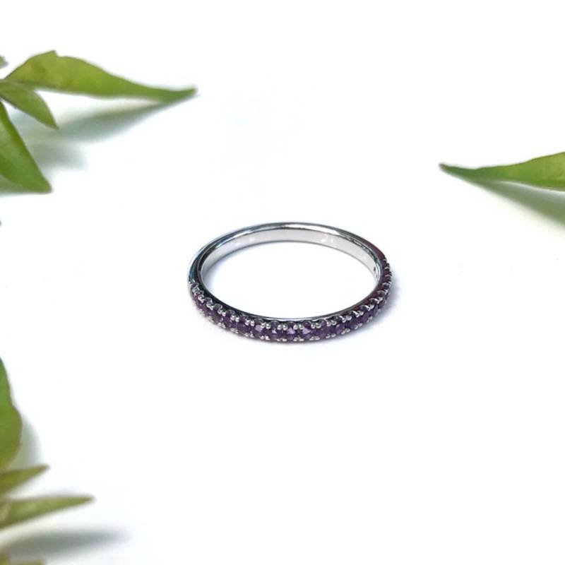 Amethyst Halb Eternity Ring, 1.5mm Ehering, 14K Gold Stapelbarer Ehering von TrulyFineJewelry