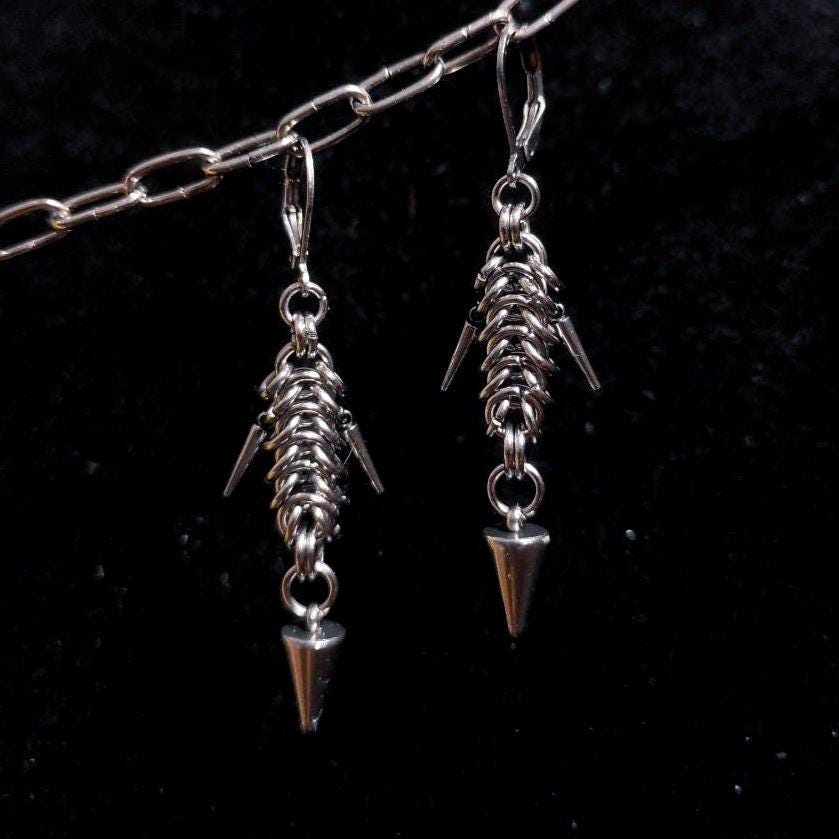 Chainmail Ohrringe, Alternative Punk Goth Emo Schmuck, Techno Fashion, Handgefertigte Edelstahl Geschenk Für Alternative Leute Chainmail Ohrringe, Alternative Punk Goth Emo Schmuck, Techno Fashion, Handgefertigte Edelstahl Geschenk Für Alternative Leute von TrylobiteDE