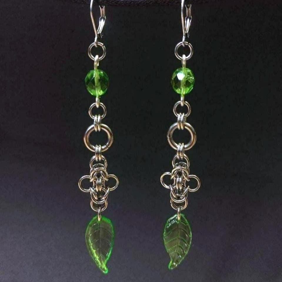 Grüne Chainmail Fairycore Ohrringe, Edelstahl Chainmaille, Handgefertiger Byzantine Weave Schmuck, Medieval Aesthetic Fantasy Earrings Grüne Chainmail Fairycore Ohrringe, Edelstahl Chainmaille, Handgefertiger Byzantine Weave Schmuck, Medieval Aesthetic Fantasy Earrings von TrylobiteDE