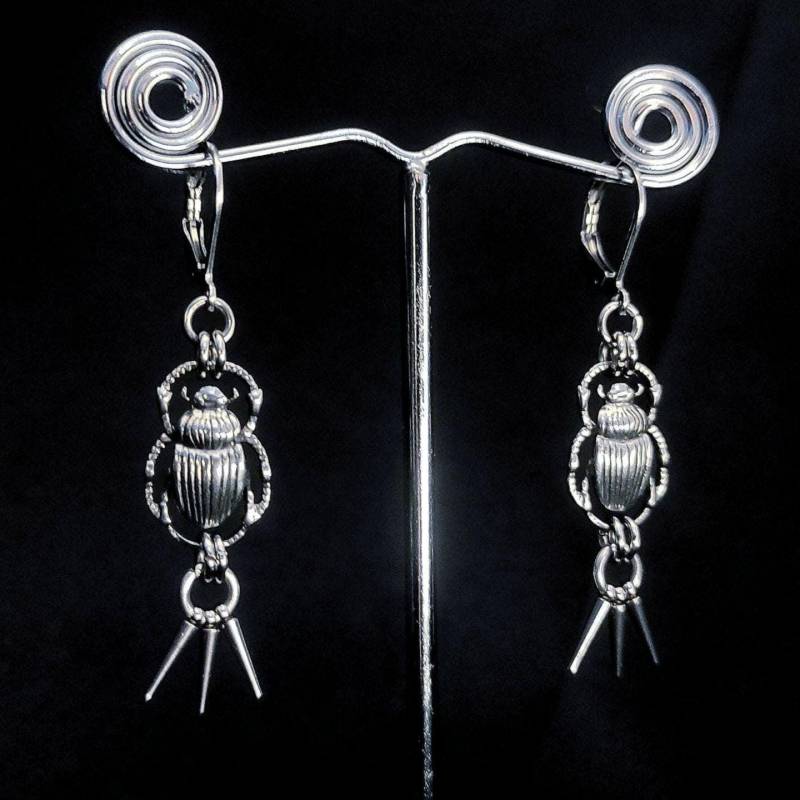 Käfer Ohrringe, Gothic Chainmail Ohrringe Mit Spikes, Alternative Punk Grunge Goth Schmuck, Mittelaltermarkt, Fantasy-Accessoire, Edelstahl Käfer Ohrringe, Gothic Chainmail Ohrringe Mit Spikes, Alternative Punk Grunge Goth Schmuck, Mittelaltermarkt, Fantasy-Accessoire, Edelstahl von TrylobiteDE