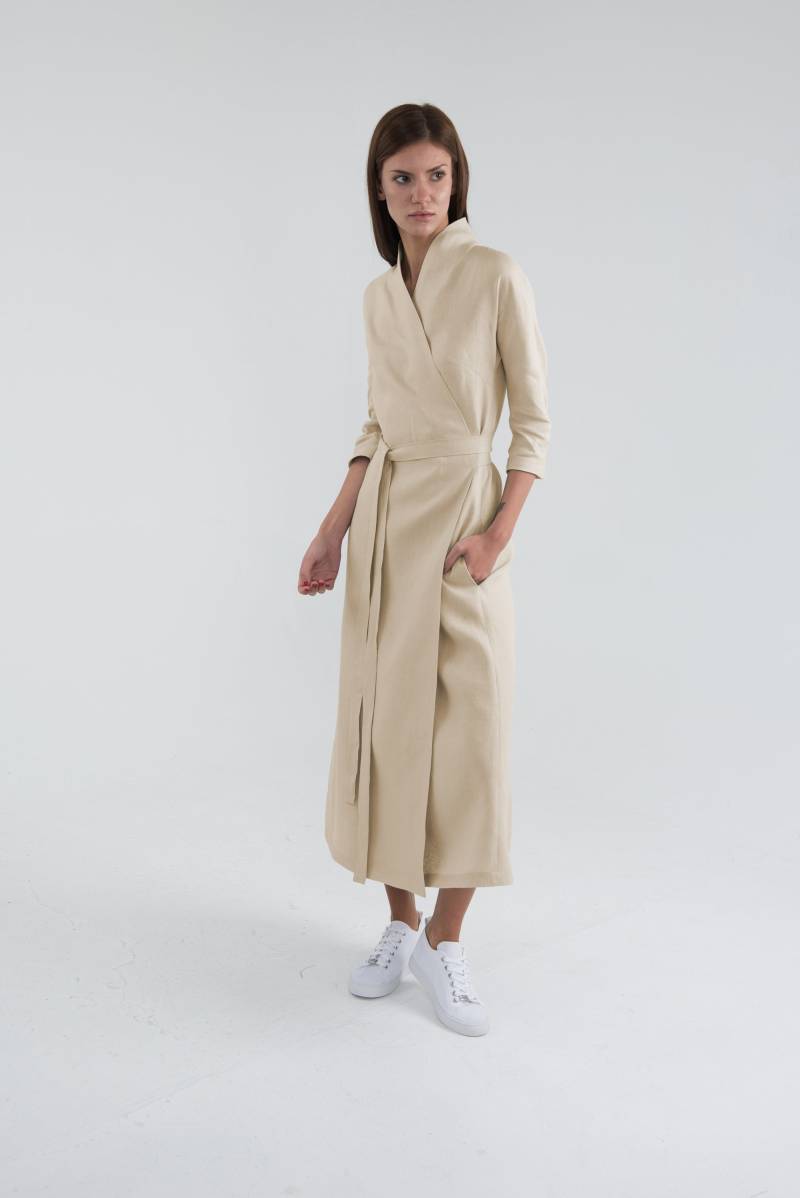Beige Pure Leinen Wrap Kleid. Lange Sommerkleid. Gusset Geschnitten von TsarevaGreenGoddess