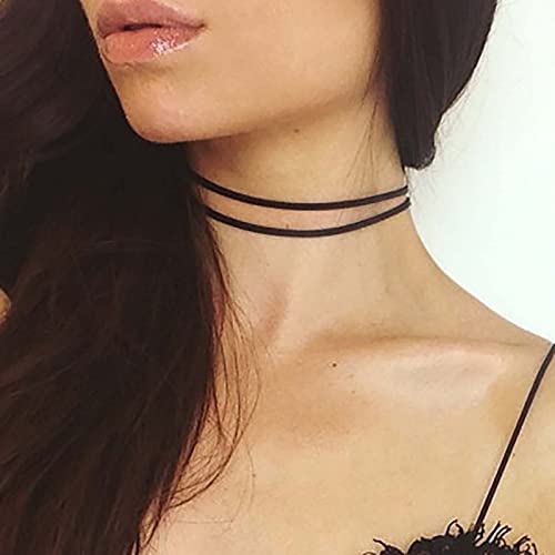 TseenYi Leder Choker Halskette Schichtung Samt Wildleder Halskette Mehrlagige Leder Samt Schlüsselbein Halskette Punk Kurze Samt Choker Kette Schmuck Für Frauen Und Mädchen (schwarz) von TseenYi