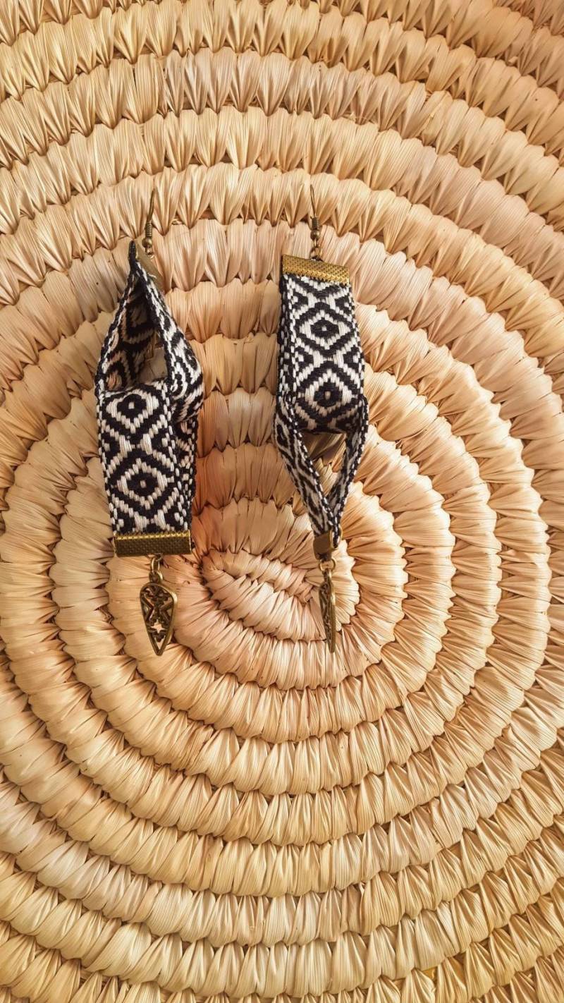 Boho Schwarz-Weiß-Ohrringe, Ohrringe, Festival Party Ohrringe Boho Schwarz-Weiß-Ohrringe, Ohrringe, Festival Party Ohrringe von TsilisByKaterina