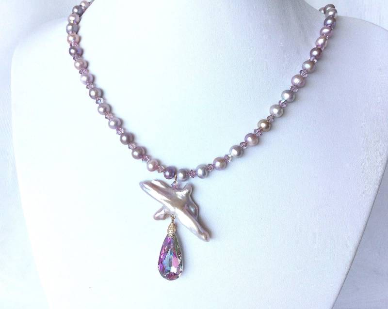 Halskette Aus Echten Perlen Und Swarovski Kristallen in Lila-Rosa von TsirliO