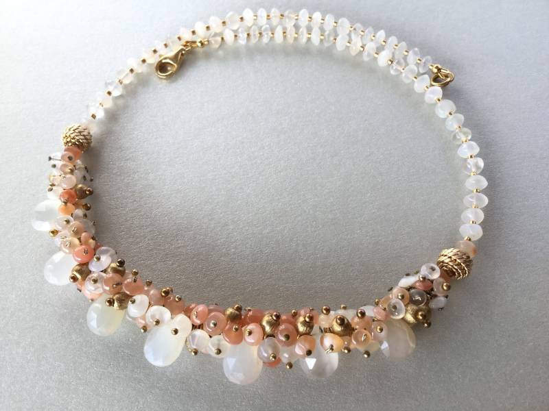 Mondstein Collier, Brautschmuck, Brautkette, Milchweiß, Abricot Mondstein Collier, Brautschmuck, Brautkette, Milchweiß, Abricot von TsirliO