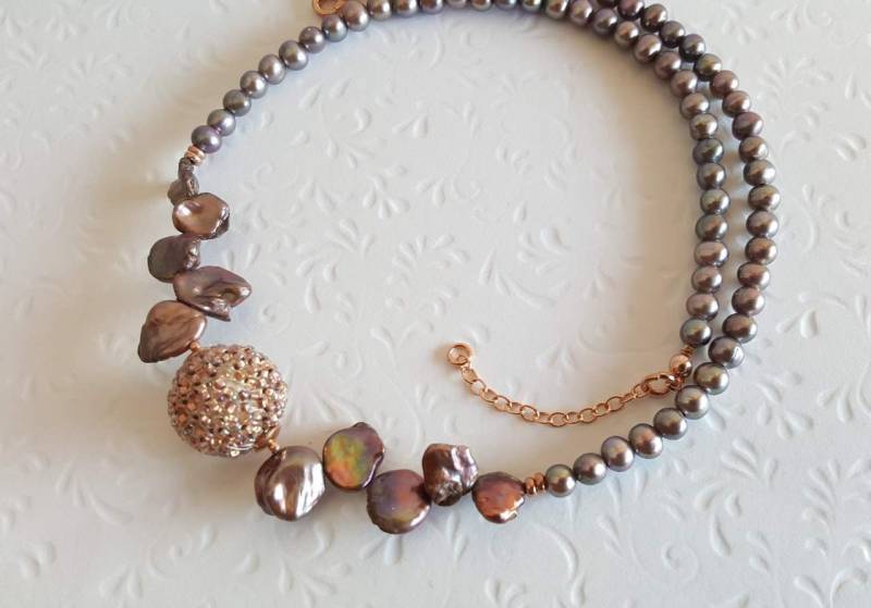 Süßwasserperlen Halskette, Keshiperlen, Beige, Perlen in Blätterform, Gechenk Für Sie Süßwasserperlen Halskette, Keshiperlen, Beige, Perlen in Blätterform, Gechenk Für Sie von TsirliO