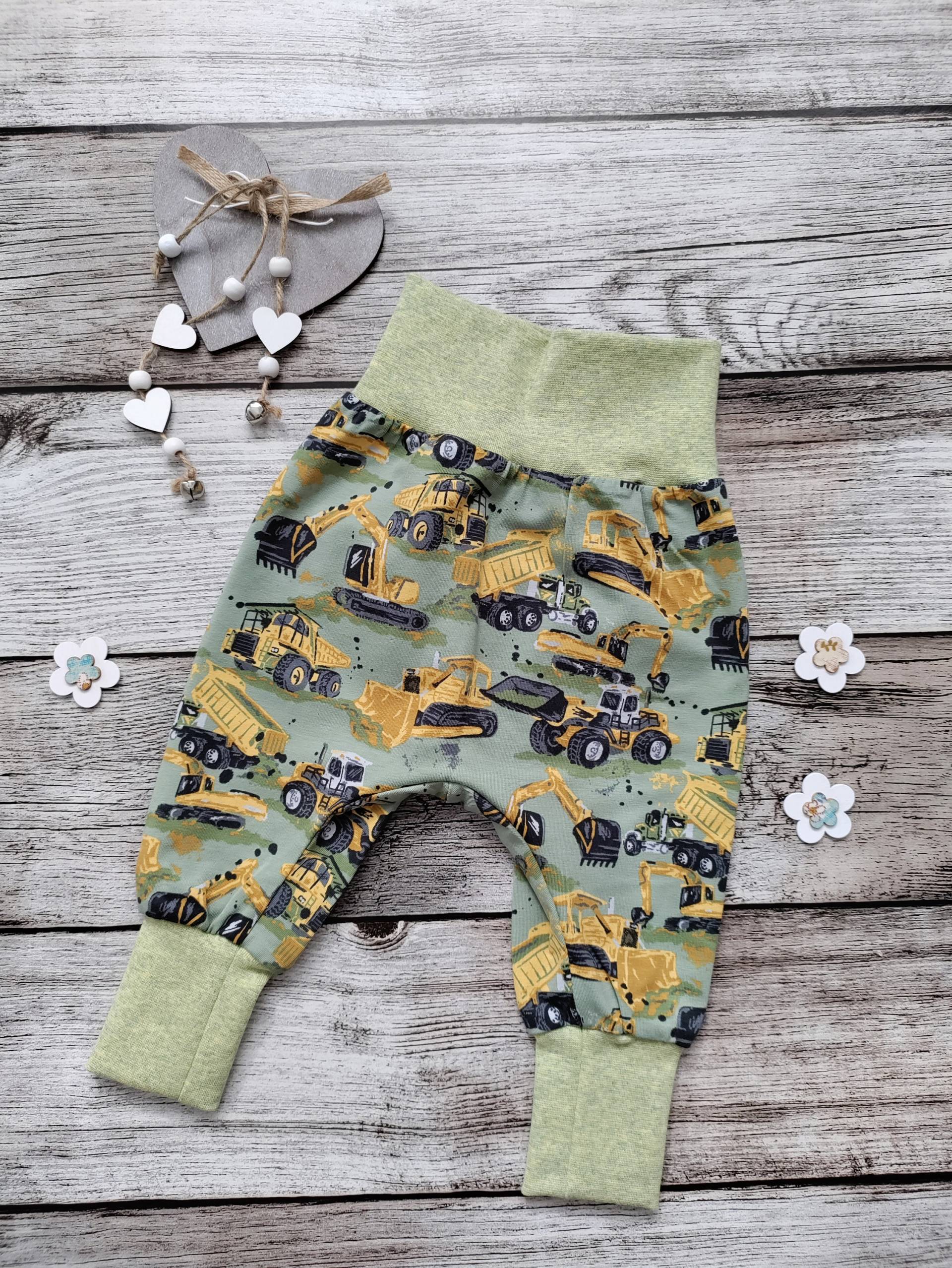 Pumphose Baufahrzeuge Bagger Hose in Größe 62/68 von TsuMeieu