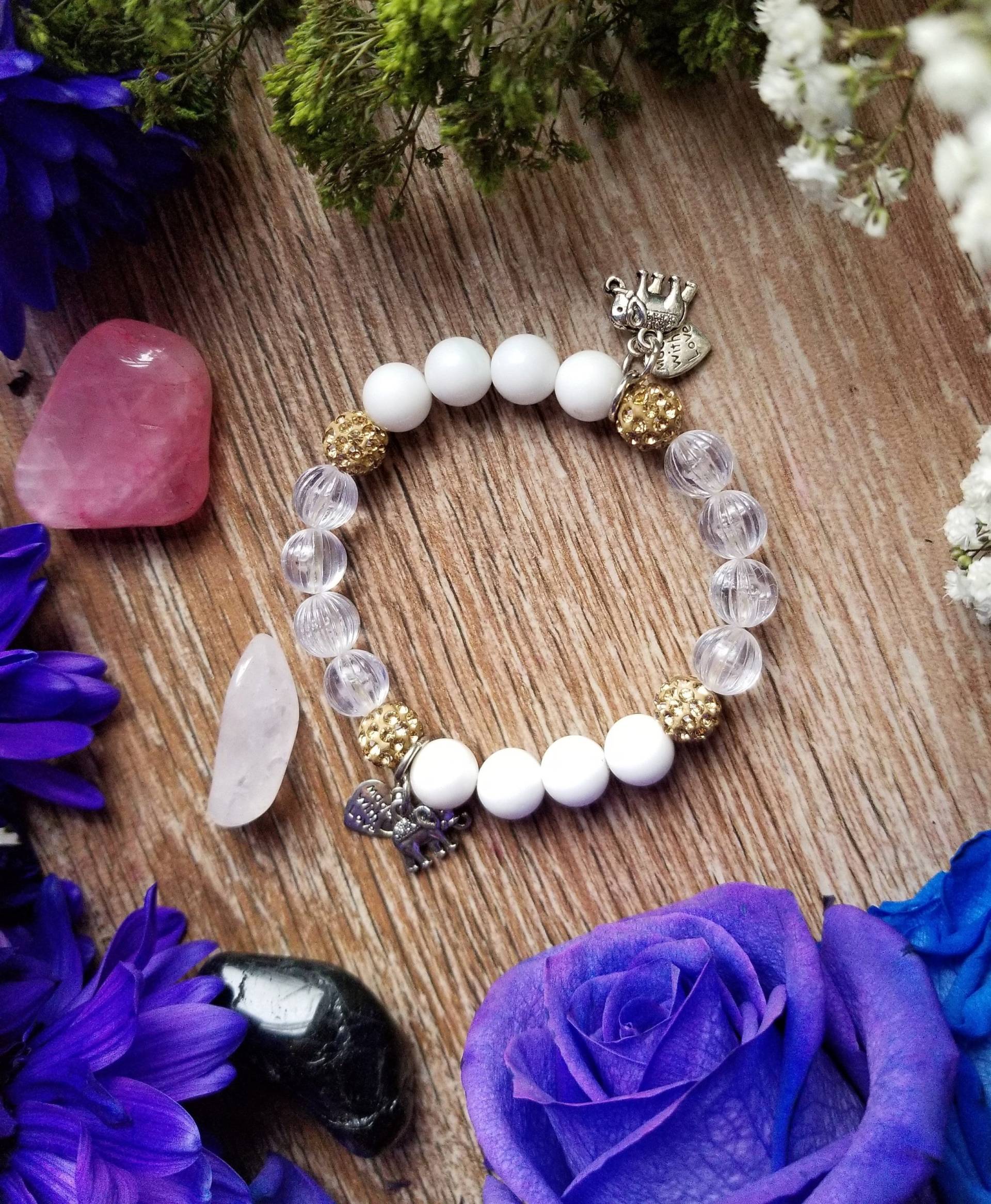 Elefant Charme Perlen Armband, Boho Stretch Armband von TsukasaAndAna