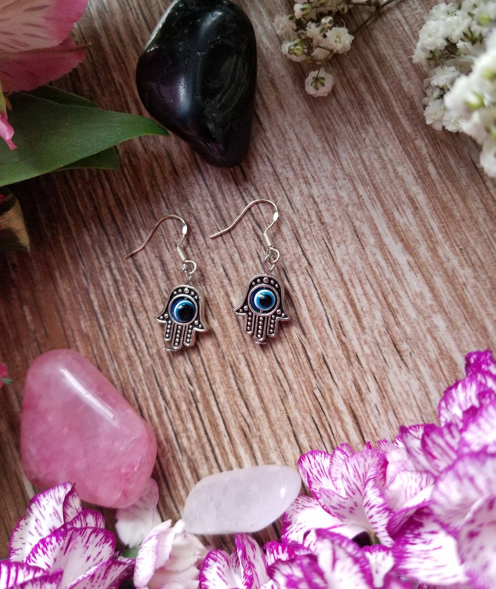 Hamsa Hand Ohrringe, Evil Eye Charm, Bronze Oder Silber von TsukasaAndAna