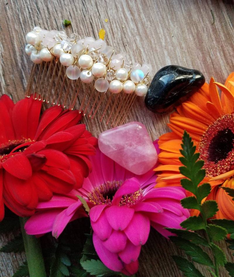 Perle Braut Haarkamm, Handgefertigte Hochzeit Kopfschmuck von TsukasaAndAna