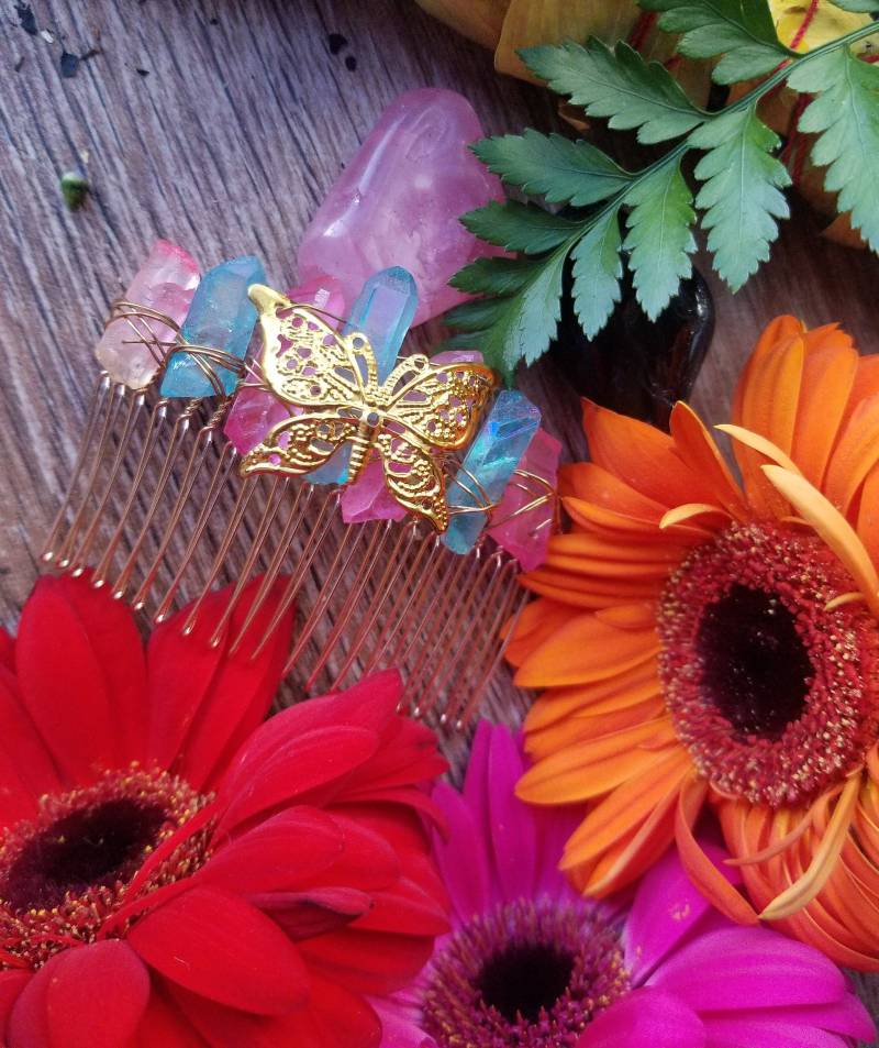 Quarz Kristall Haarkamm, Filigraner Schmetterling, Boho Hochzeit von TsukasaAndAna
