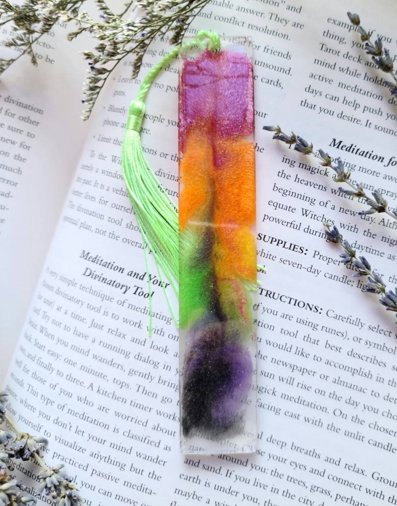 Resin Regenbogen Lesezeichen Mit Quaste, Geschenk Für Buchliebhaber von TsukasaAndAna