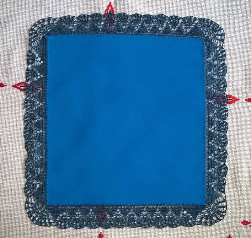 Handgemachtes Blaues Viskose Taschentuch, Häkelspitze Mit Rand von TsveteHeArt