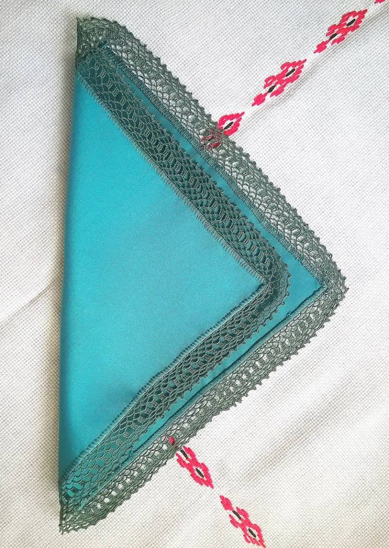 Handgemachtes Grünes Einstecktuch Gehäkeltes Spitzenrand Einstecktuch von TsveteHeArt