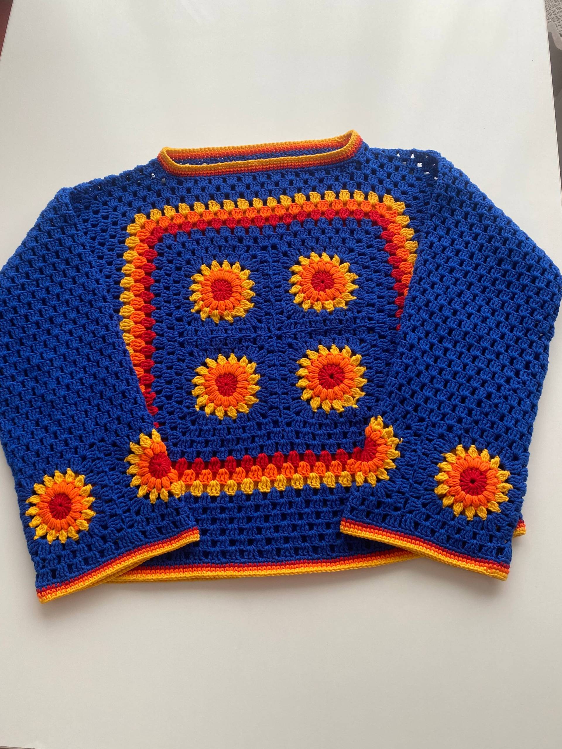 Versandfertig | Handgefertigte Blaue Gehäkelte Strickjacke, Handgestrickter Blauer Pullover, Oma Quadrat, Häkelanleitungen Versandfertig | Handgefertigte Blaue Gehäkelte Strickjacke, Handgestrickter Blauer Pullover, Oma Quadrat, Häkelanleitungen von TubyStore