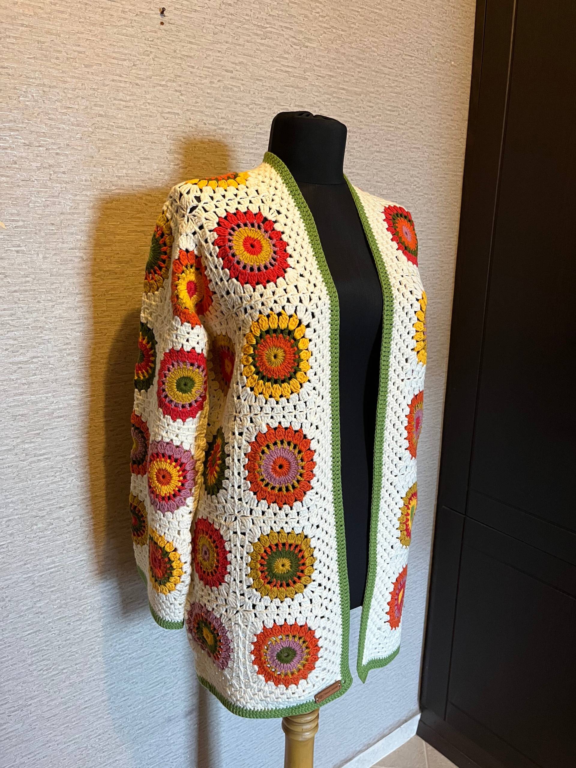 Versandfertig | Handgemachte Weiße Häkeln Strickjacke, Weißer Pullover, Oma Quadrat, Klobige Geschenk Für Sie, Handgemachte Winter Strickjacke Versandfertig | Handgemachte Weiße Häkeln Strickjacke, Weißer Pullover, Oma Quadrat, Klobige Geschenk Für Sie, Handgemachte Winter Strickjacke von TubyStore