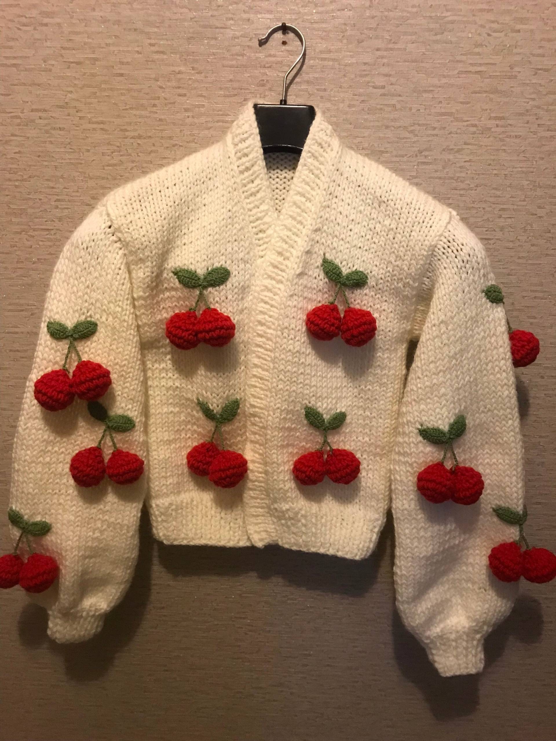 Versandfertig | Handgestrickte Kirsche Ernte, Strickjacke, Strickkleidung, Kirschernte Versandfertig | Handgestrickte Kirsche Ernte, Strickjacke, Strickkleidung, Kirschernte von TubyStore