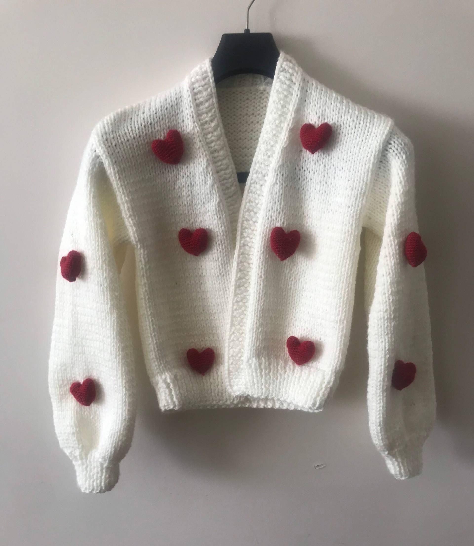 Versandfertig | Handgestrickte Weiße Strickjacke, Liebesjacke, Geschenk Für Sie, Handgemachte Gehäkelte 3D-Liebe, Handgestrickte Strickjacke Versandfertig | Handgestrickte Weiße Strickjacke, Liebesjacke, Geschenk Für Sie, Handgemachte Gehäkelte 3D-Liebe, Handgestrickte Strickjacke von TubyStore