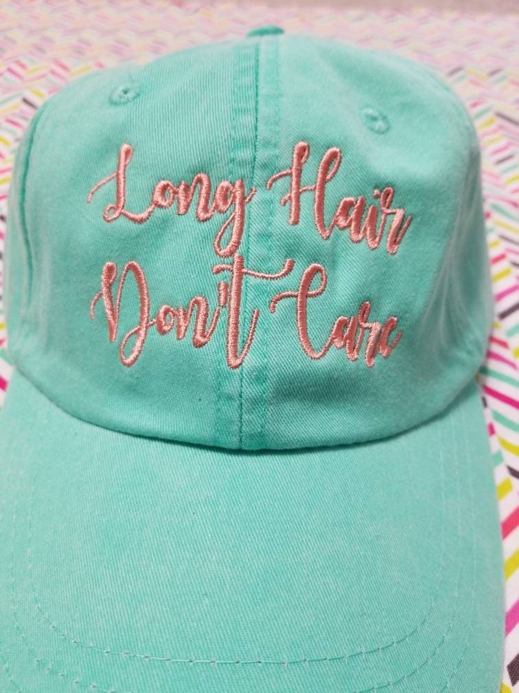 Long Hair Don't Care Baseball Mütze Long Hair Don't Care Baseball Mütze von TuckersTinyThreads