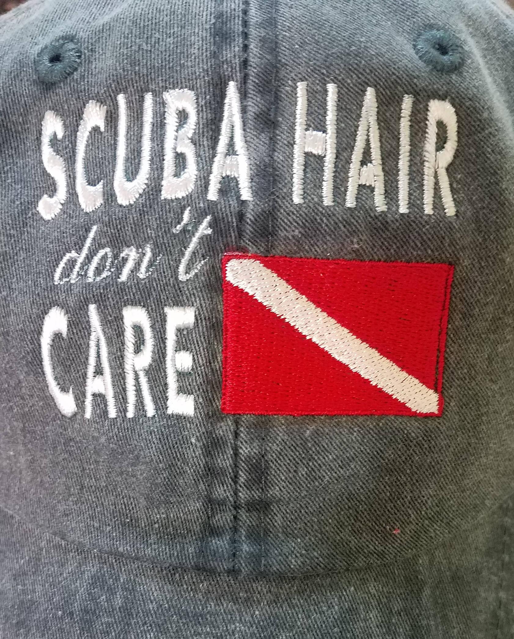 Scuba Haar Hut Don't Care Scuba Haar Hut Don't Care von TuckersTinyThreads