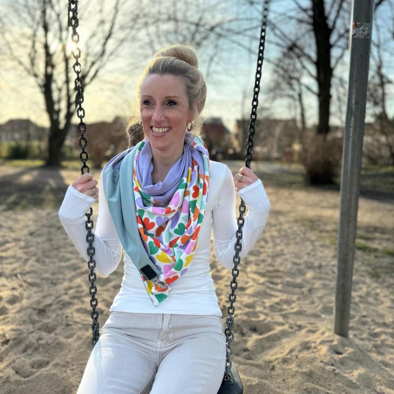 Handgemachtes Xxl Dreieckstuch - Bio-Baumwolle in Lila & Mint Mit Bunten Herzchen + Clip | Halstuch Für Damen Boho Schal Tuecherfee von Tuecherfee