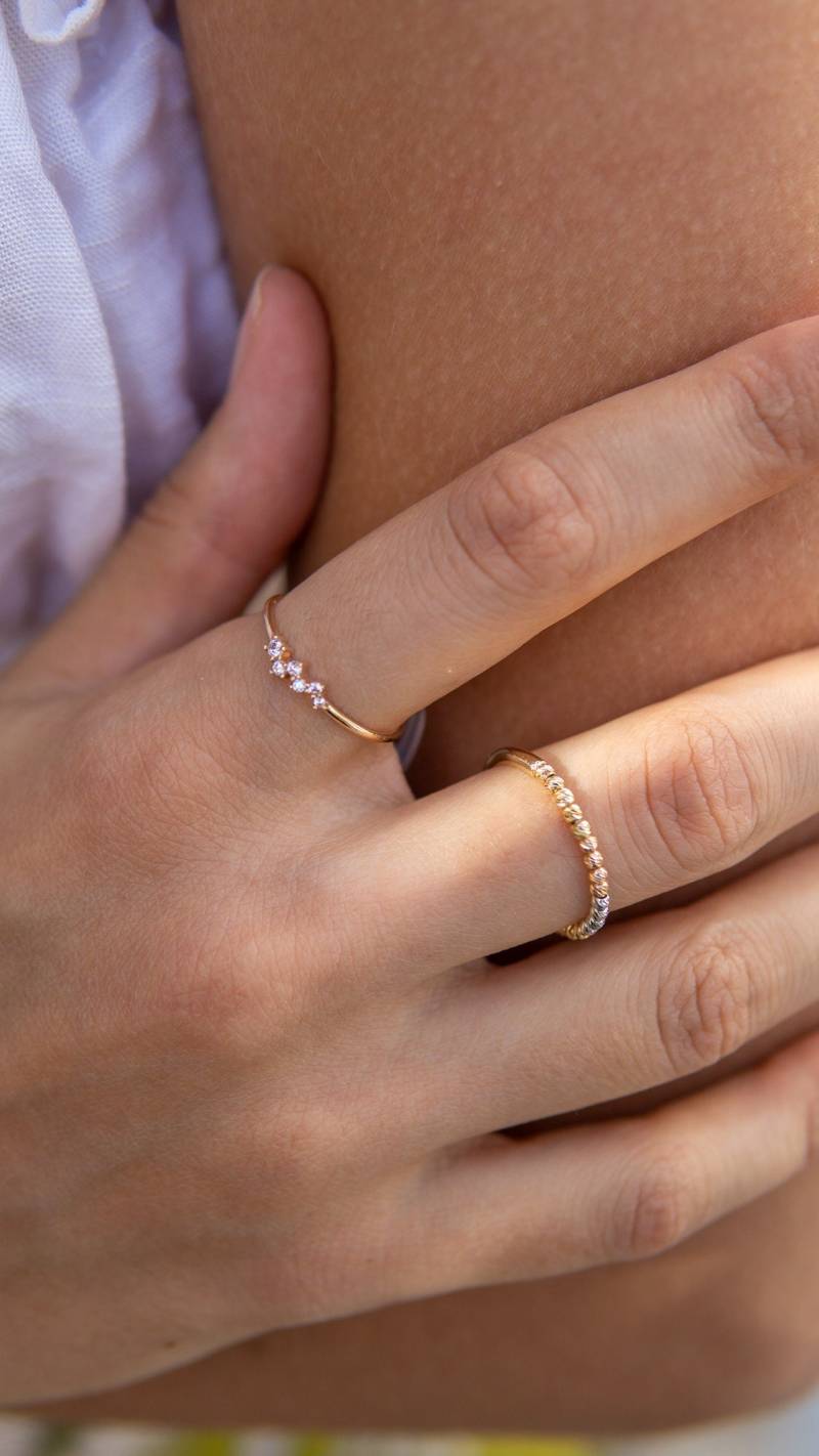 Hoop Gold Ring - Zierlicher 14K Geburtstag Geschenk Neujahr Minimal Valentine Day von TufanlarJewelry
