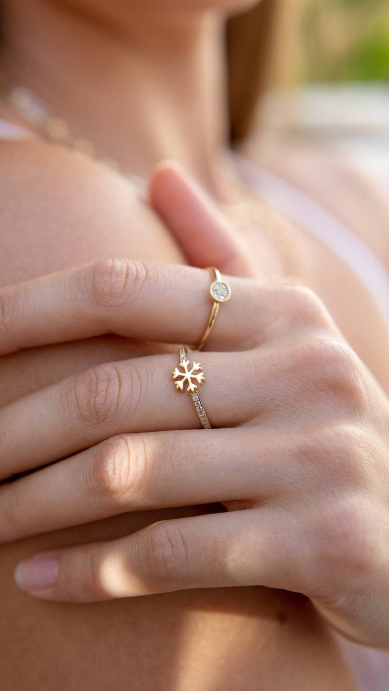 Runder Stein Goldring - Zierlicher 14K Gold Geburtstagsgeschenk Ringgeschenk Neujahrsgeschenk Minimalring Valentinstag Geschenk von TufanlarJewelry