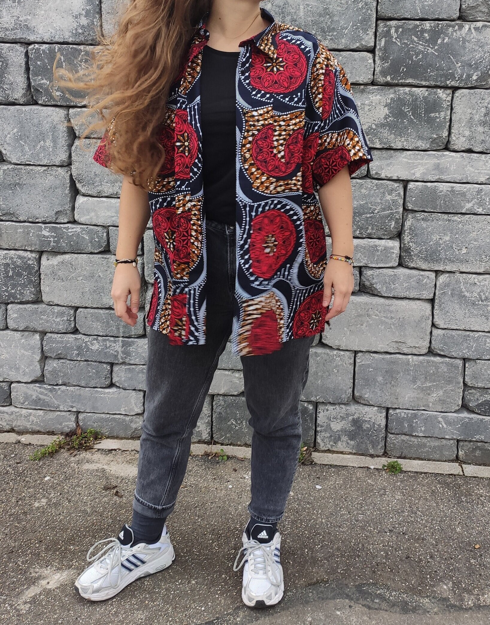 Farbenfrohes Unisex Kurzarm Hemd. Handgenäht in Uganda. Afrika. Unikat. Bunte Kleidung. Auch Als Bluse Und Kimono Tragbar Farbenfrohes Unisex Kurzarm Hemd. Handgenäht in Uganda. Afrika. Unikat. Bunte Kleidung. Auch Als Bluse Und Kimono Tragbar von TukolereWamuSalemUg