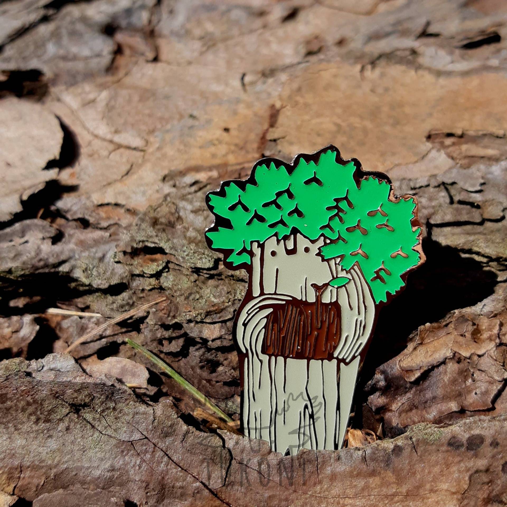 Baum Pin Geist Brosche Natur Revers Emaille Niedliche Ahorn Waldgeist Waldpflanze Kunst Naturliebhaber von TukoniTribe