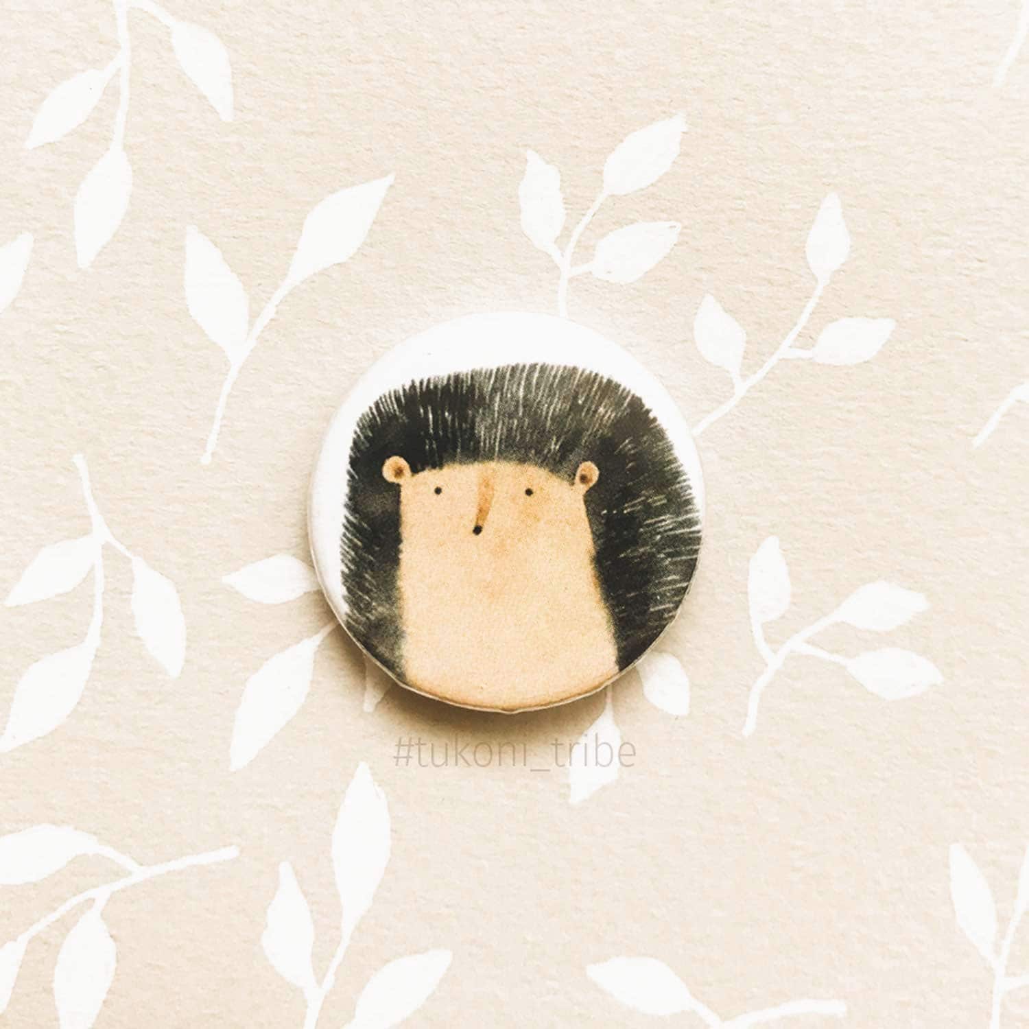 Igel Pin Abzeichen Button Brosche Geschenk Tierbutton Anstecker Tier Waldtiere Waldfreunde Vegan von TukoniTribe