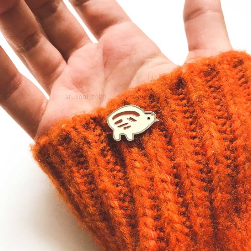 Schneehuhn Emaille Pin Anstecknadel Rebhuhn Brosche Tier Natur Miniatur Tiere Wald Knopf Waldtier Niedlichen Vogel von TukoniTribe