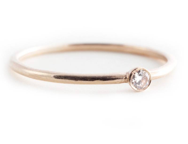 Diamantring, Zierlicher Ring, 14K Gold Kleiner Stapelring, Verlobungsring, Runder Tula Schmuck von Tulajewelry