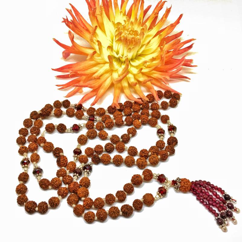 Gulabi Mala 108 Rudraksha Perlen Mit Granat Und Sterling Silber von TulasiMaharani