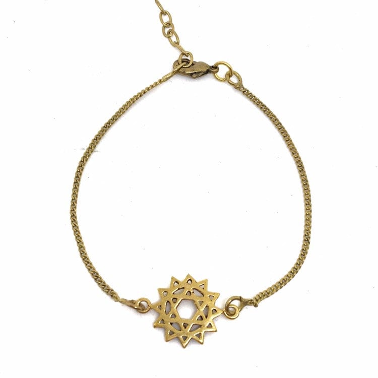 Kundalini Handgelenkkette in Brass Und 7 Chakren von TulasiMaharani