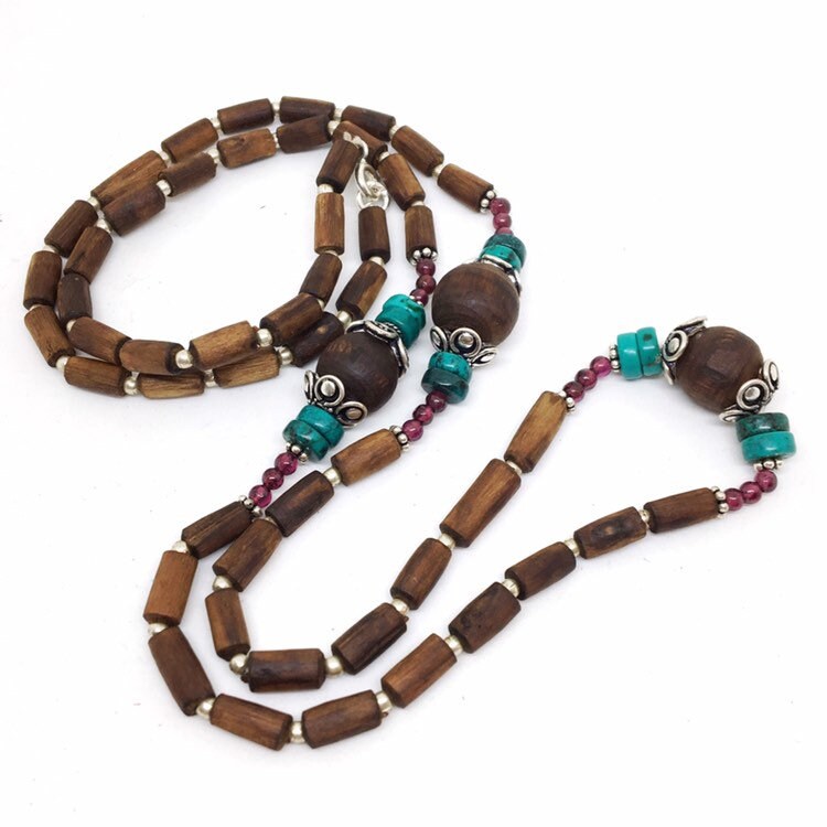 Ladakh Tulasi Halskette Mit Granat Und Türkis von TulasiMaharani