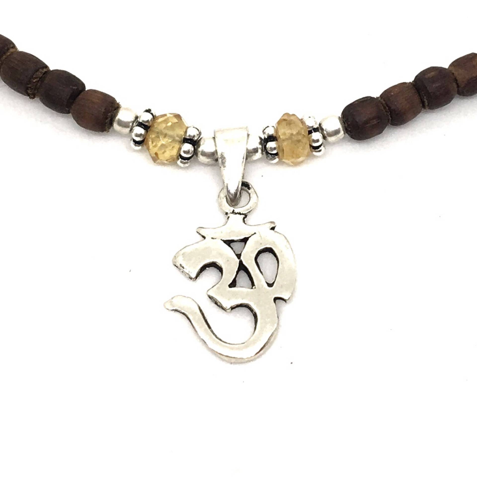 Om Tulasi Tulsi Kurz von TulasiMaharani