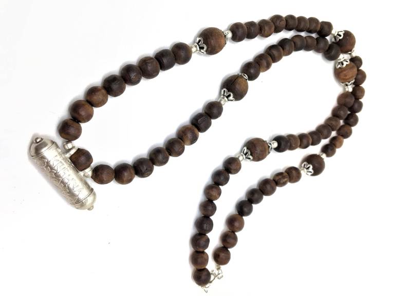 Sundar Dicke Tulasi Halskette Mit Kavatcha Zentrum von TulasiMaharani