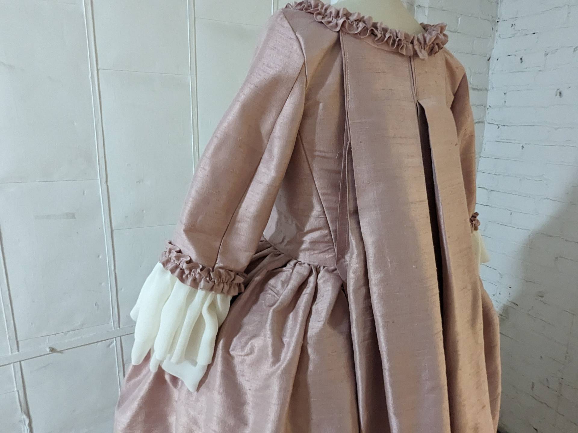 Saqueback/Robe Francaise Watteau Rückwand Saqueback/Robe Francaise Watteau Rückwand von TulipDesign