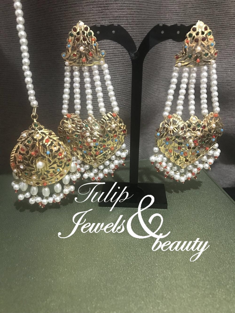 Hyderabad Nazami Mughal Jhummar Ohrringe & Tikka - Nauvratan Jadu Schmuckset von Tulipjewelsandbeauty